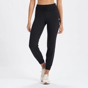 Black vuori daily jogger size xs